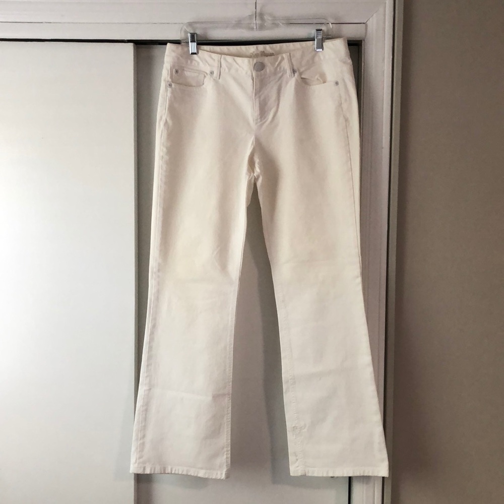 White denim bootleg jeans